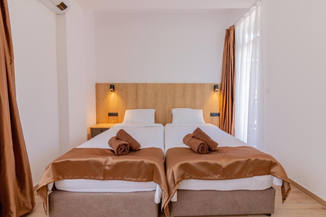 Lago Hotel Lagadin Eksteriør billede
