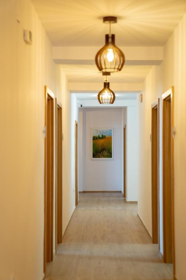 Lago Hotel Lagadin Eksteriør billede